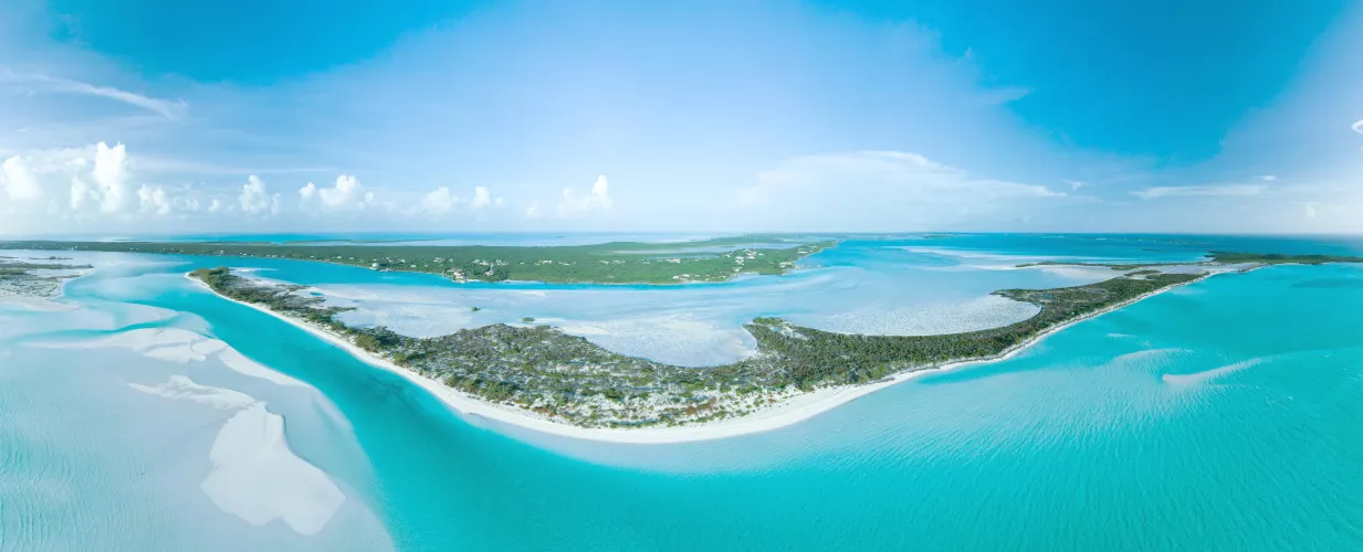 Panoramic shot looking back at Man O War and Great Exuma.