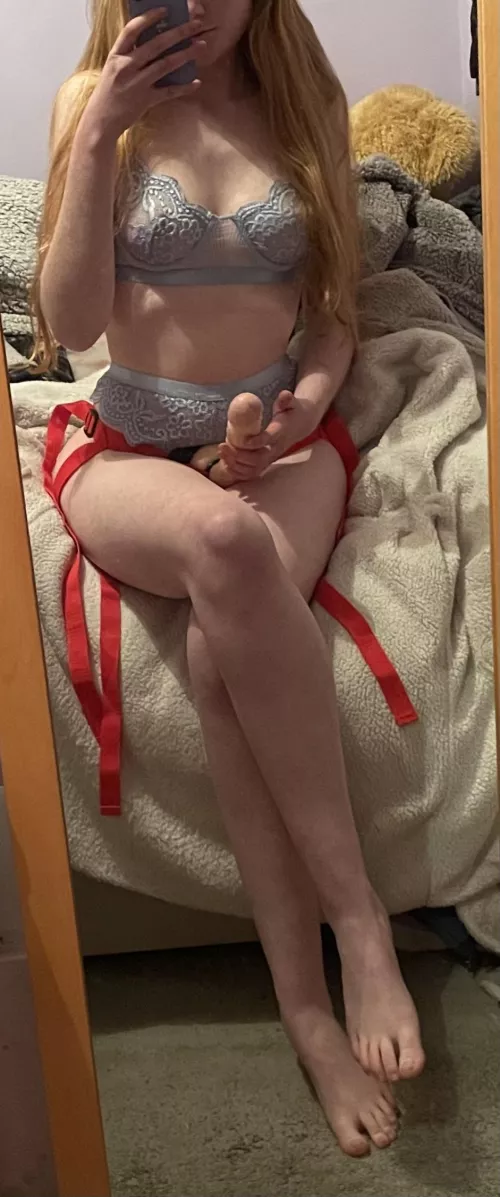 Pussy or strapon? Which should I use to control you today?