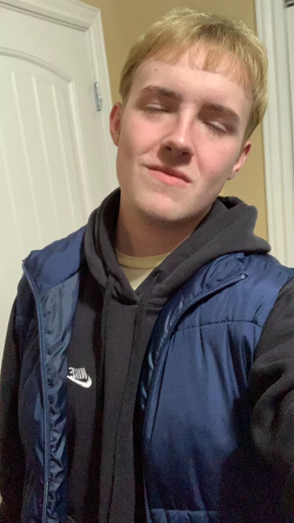 Someone should fuck my twink ass :)