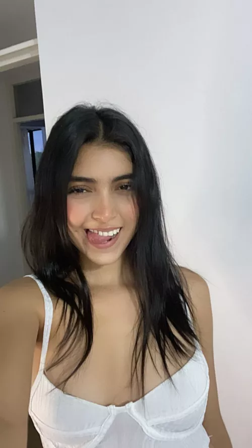 Tongue out selfie is a sexy selfie 🤭