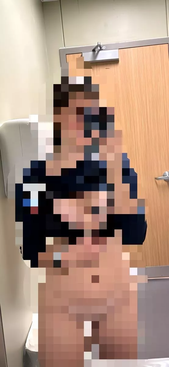 Too horny at work today💦