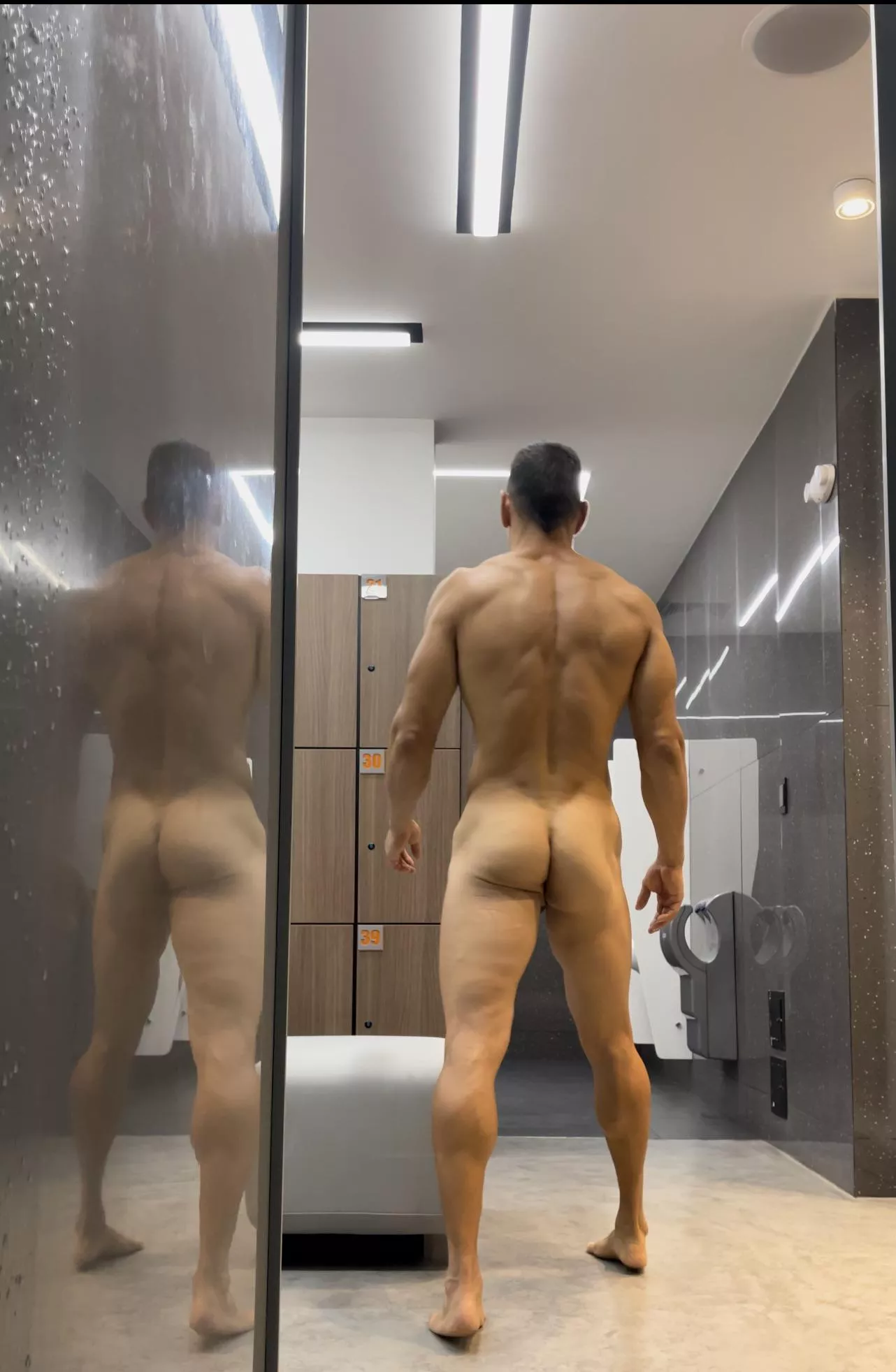 What do u do if you catch me naked in gym bathroom?🤔