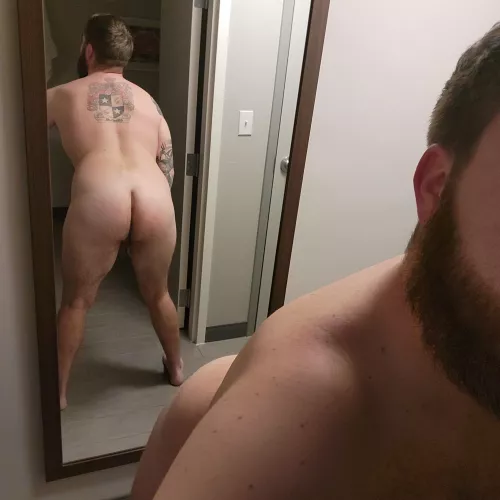 Who's gonna grab me by the hips?