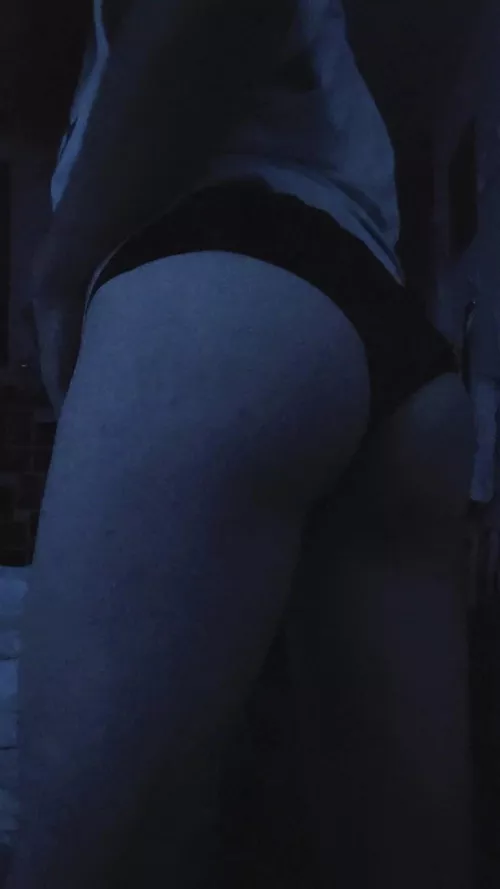 Would you let me bounce on your dick :3