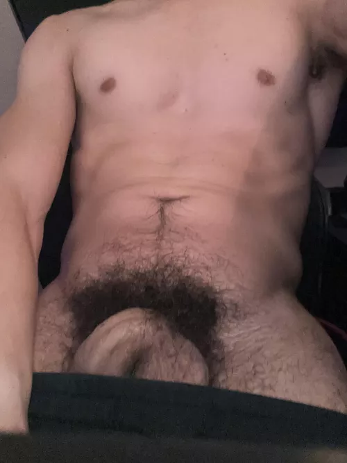 18 US college jock bored playing Fortnite. Need big bro or daddy. Sc anth4326