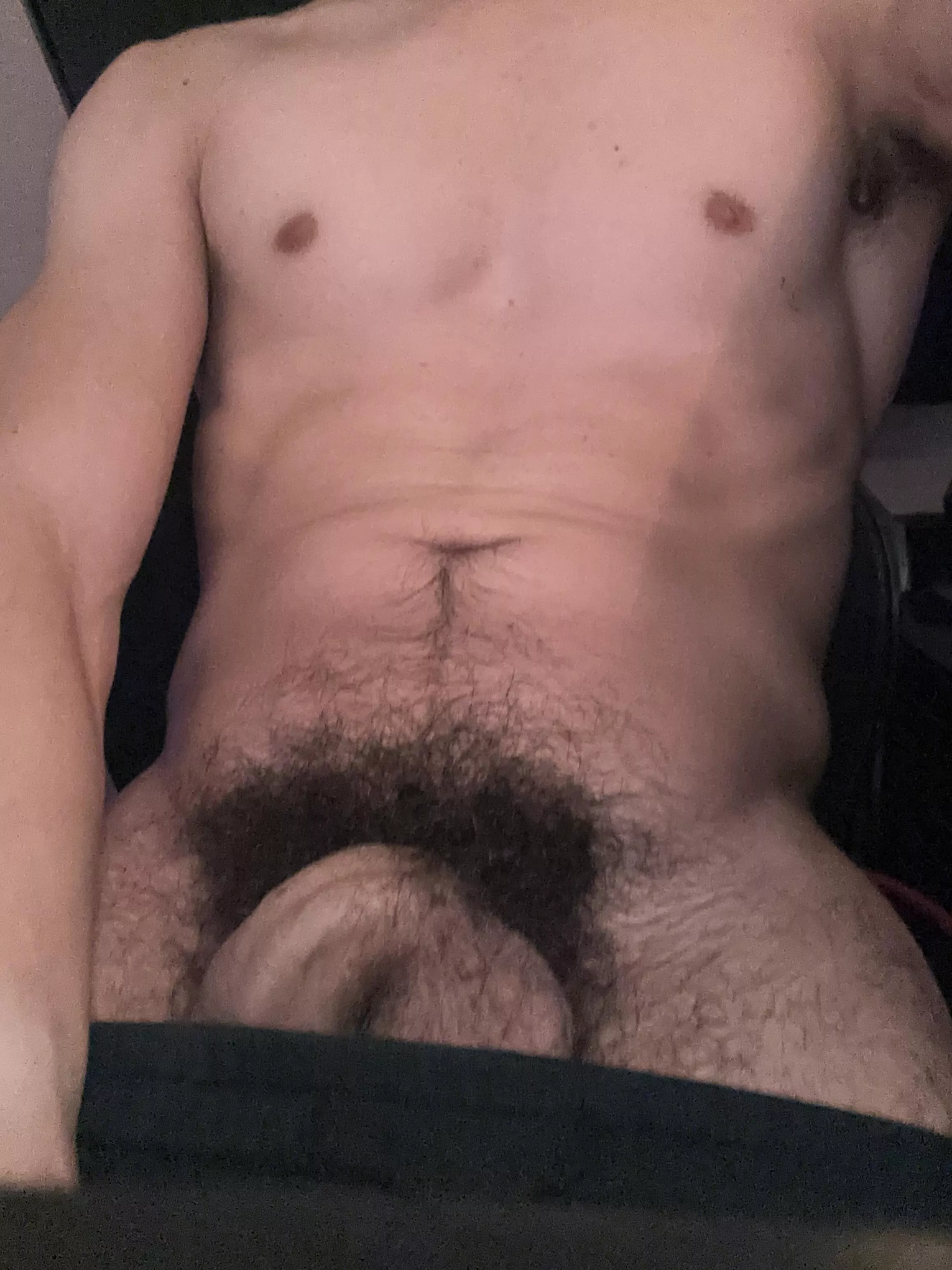 18 US college jock bored playing Fortnite. Need big bro or daddy. Sc anth4326