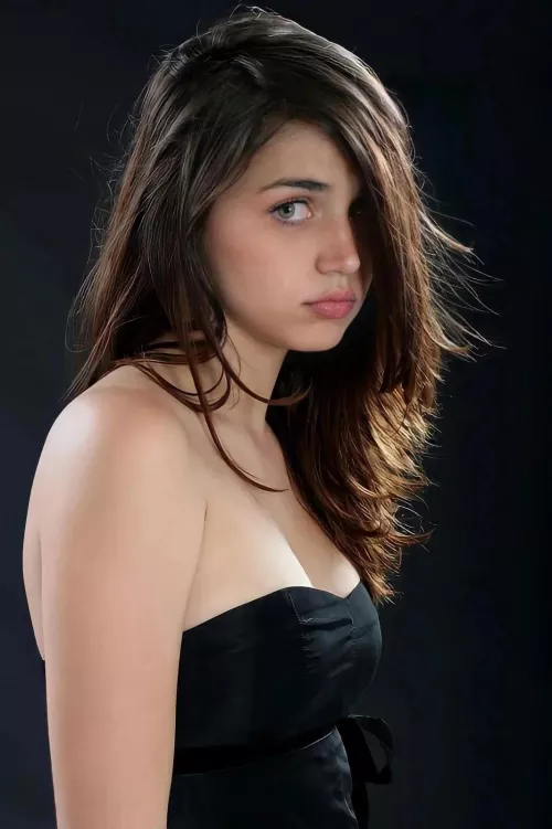 19 yr old ana de armas
