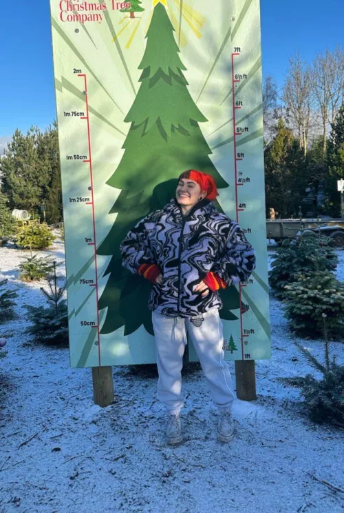 4ft 8” little gremlin 😜