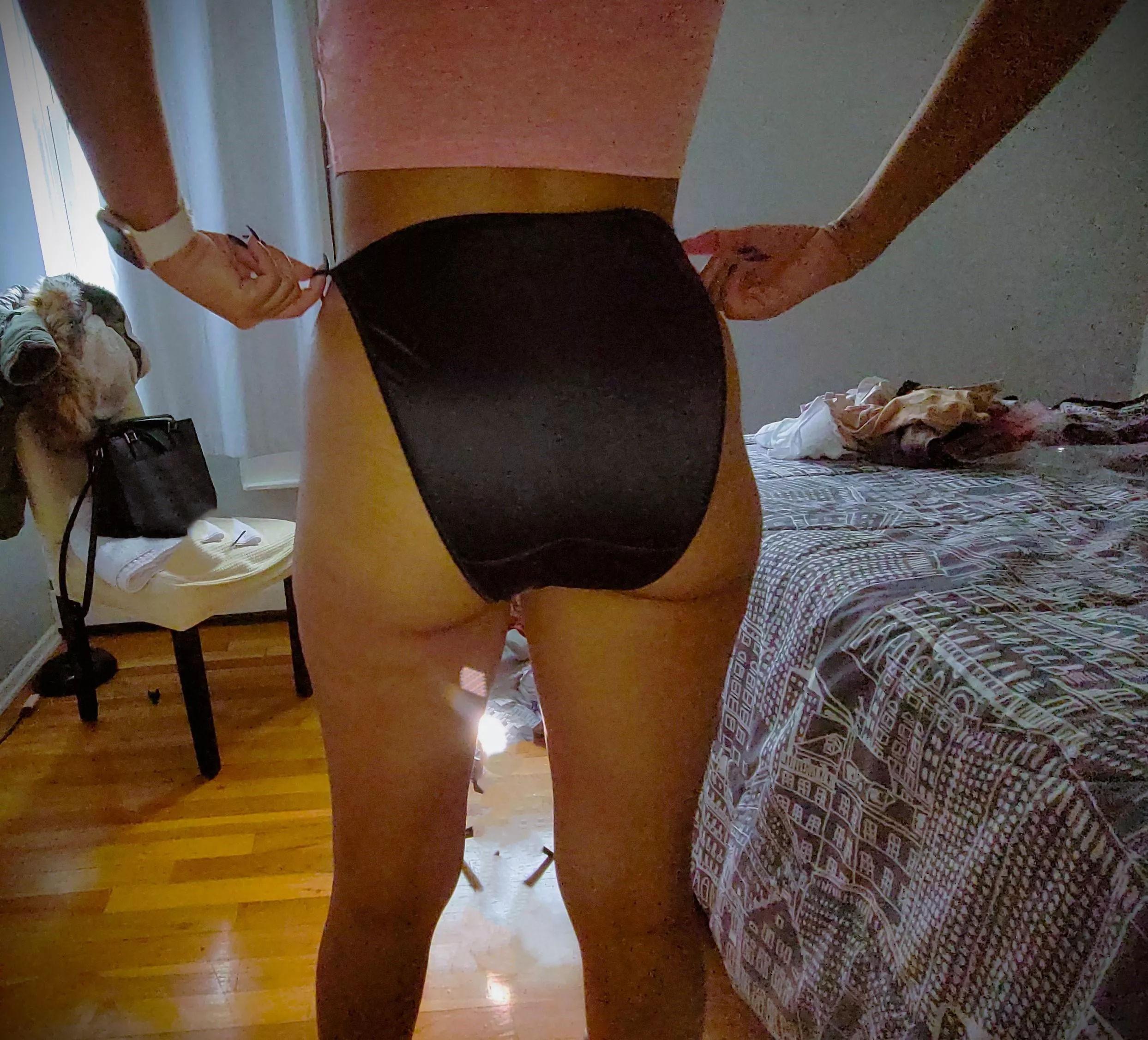 bad lighting, good panties 🙂