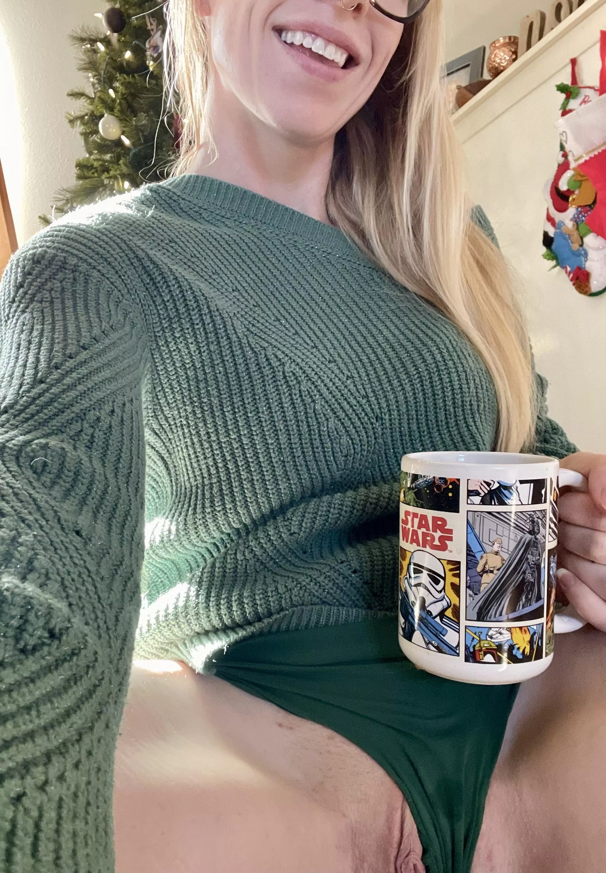 Cheers to a sexy Friday! ☕️