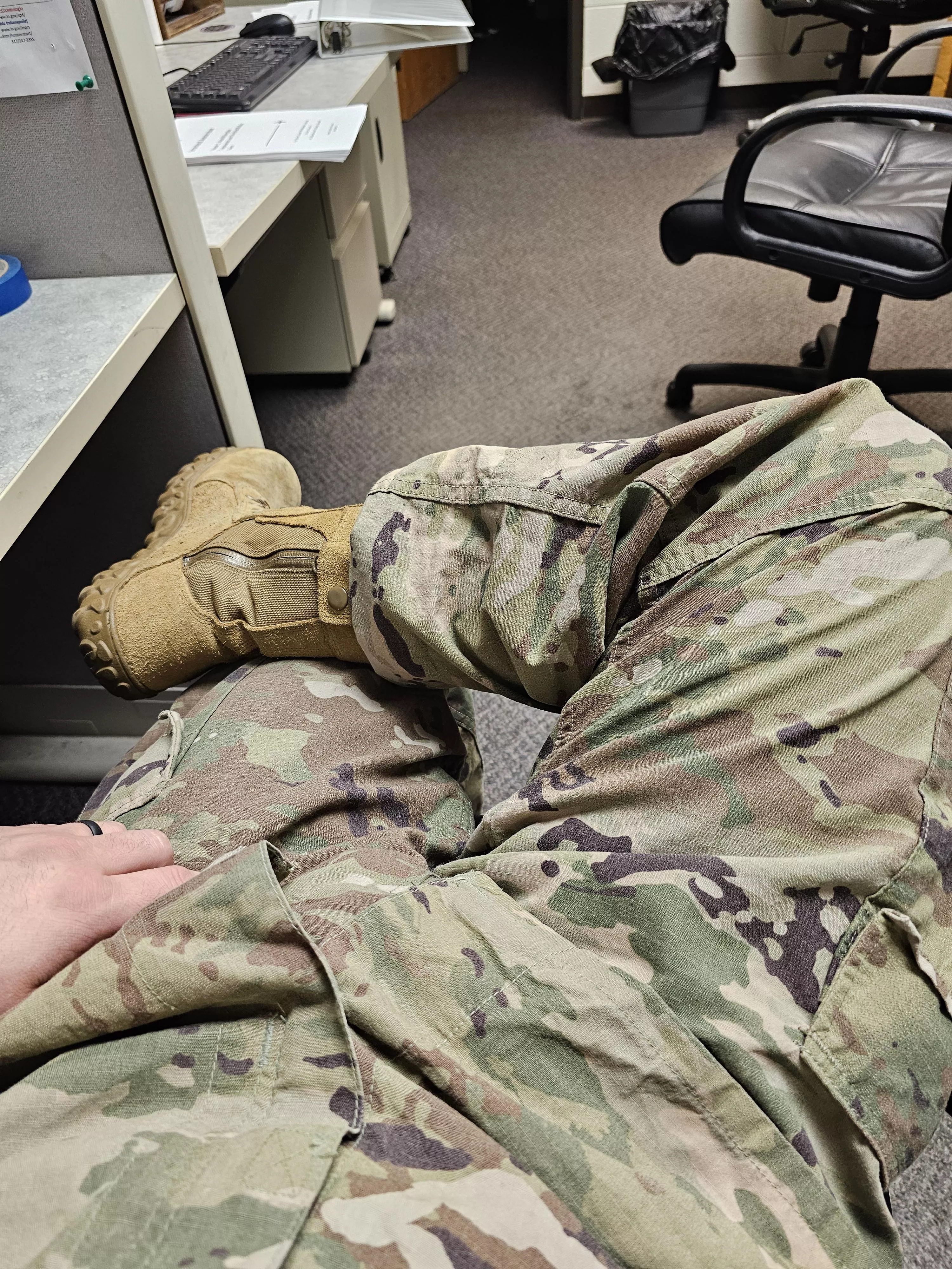 Daddy need a warm ass on his lap. (35)