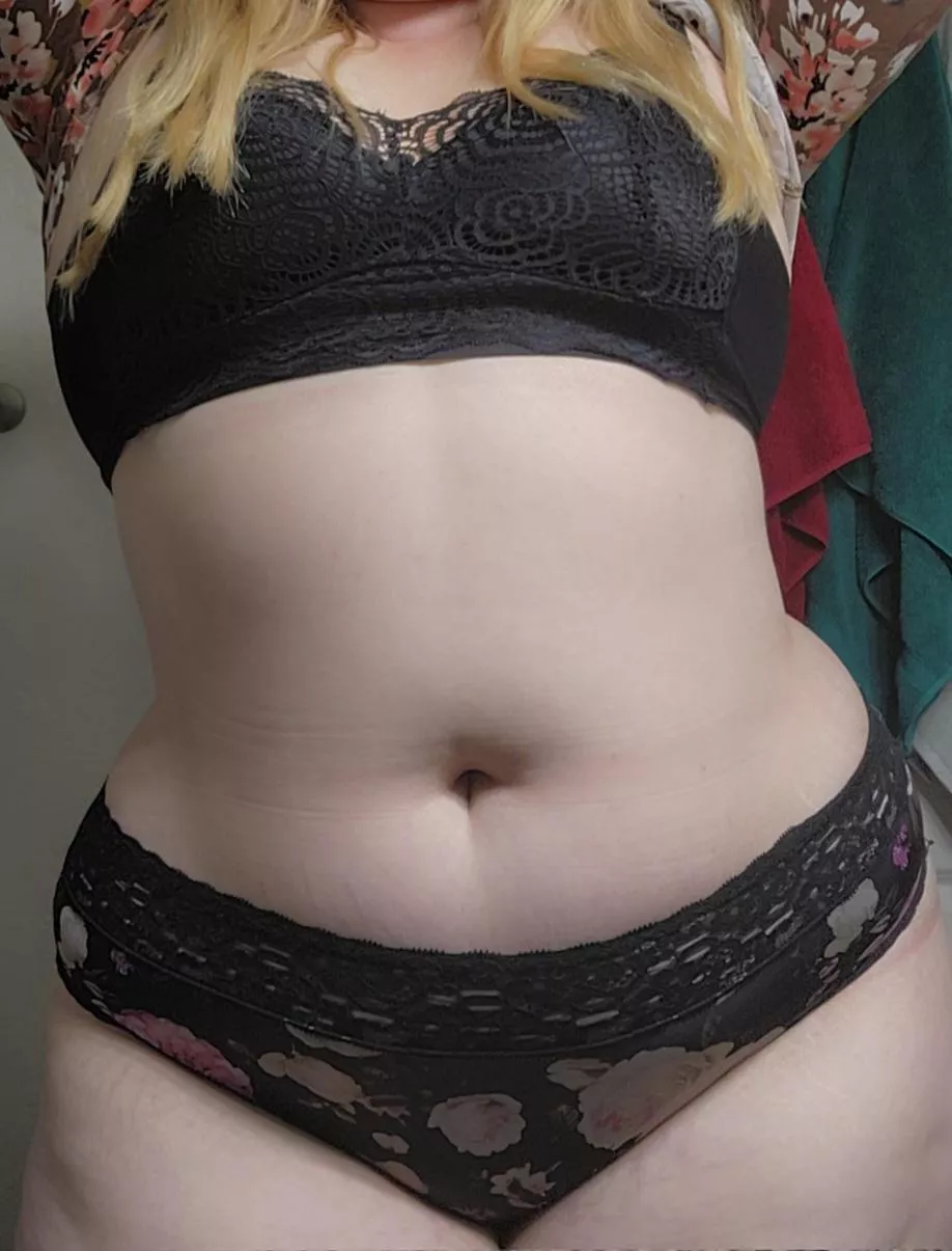 Due to some mental nonsense, I'll be posting once a day...but I didn't forget y'all!