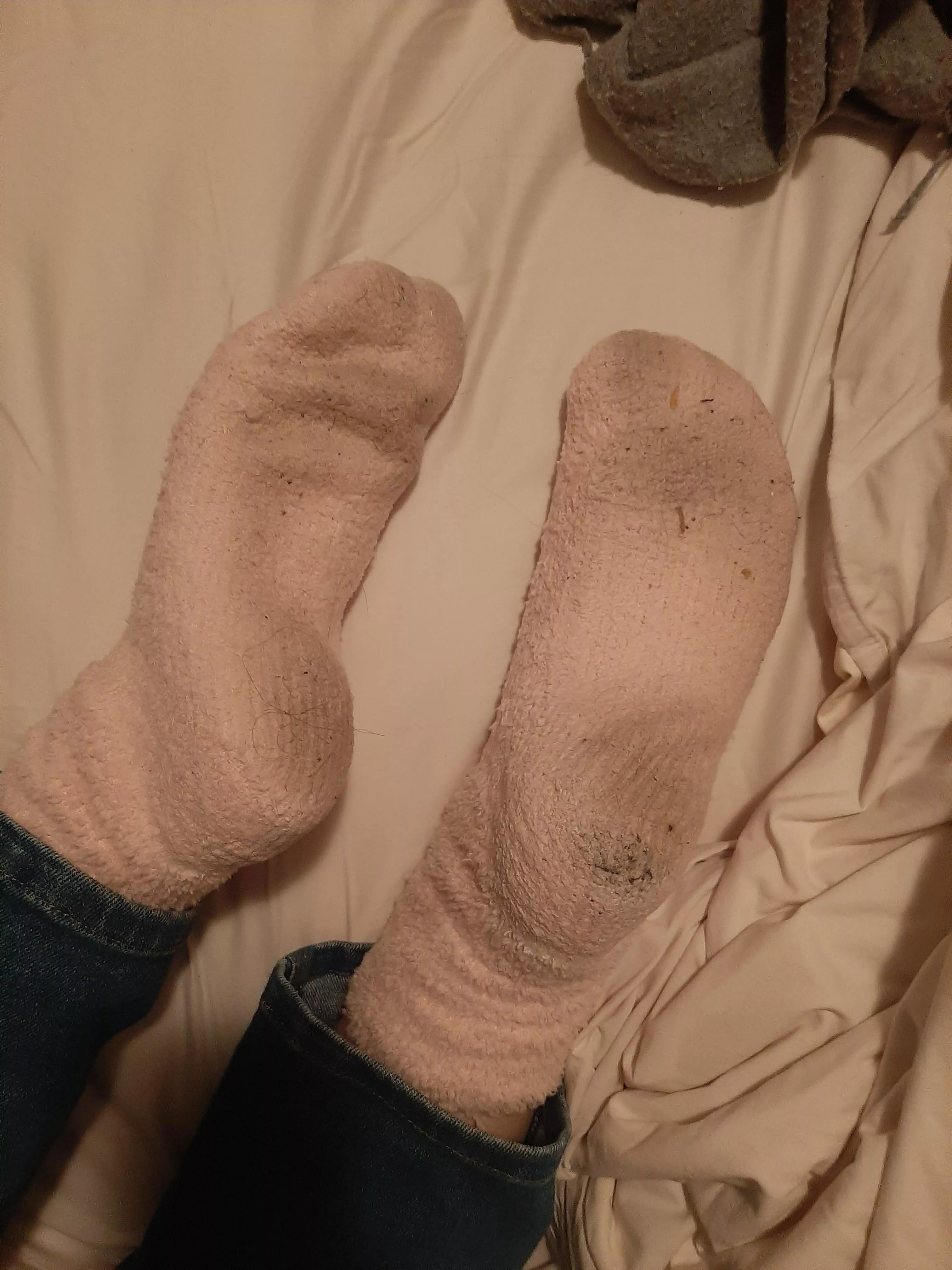 Fuzzy socks season🥰 the only problem is that I sweat so much in these😉