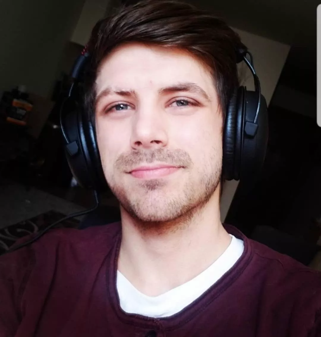 Happy Friday everyone 🥳