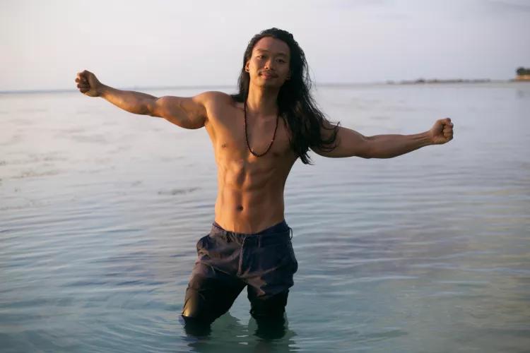 How do you like my biceps?