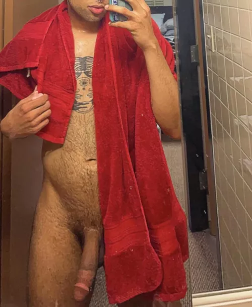 hung boy here 👋🏽