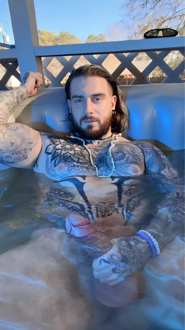 I bet this made you stop scrolling and want to suck my dick