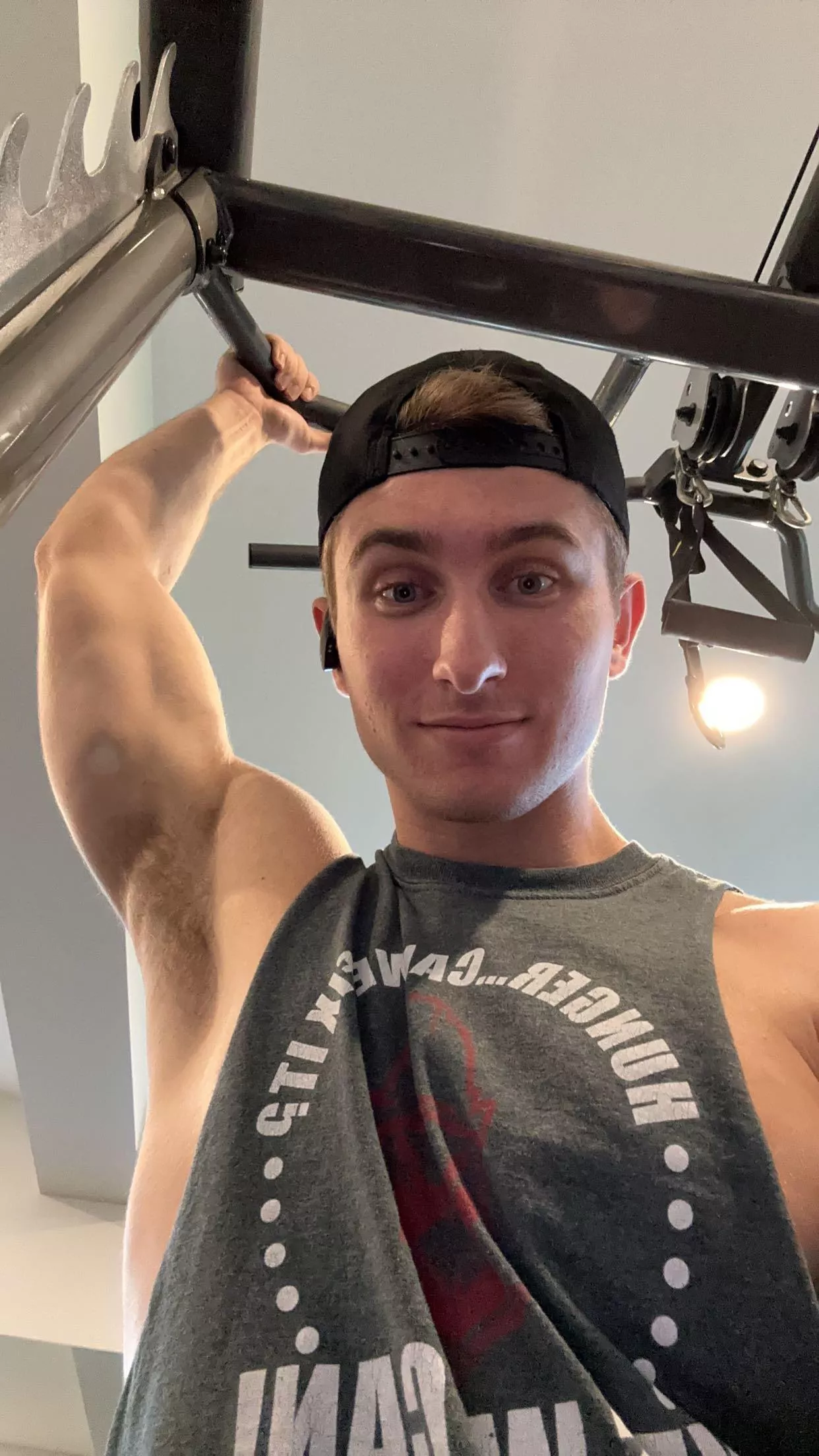 I feel horny...who wants to help? 🤤