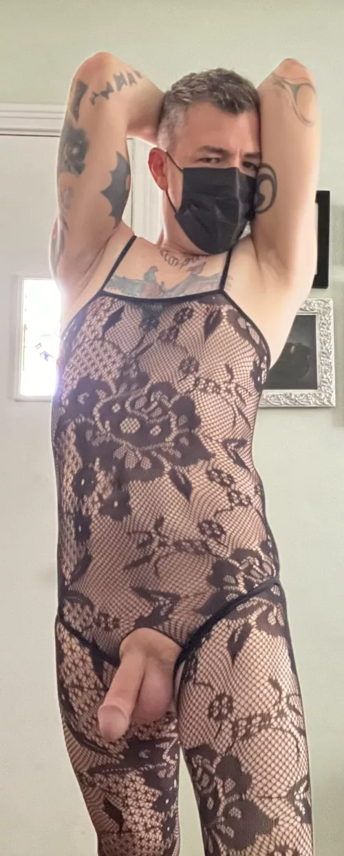 I’m a non-binary artist that has never posed for others.