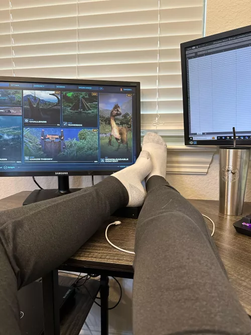 It is laundry day. Classic Hanes for the win.