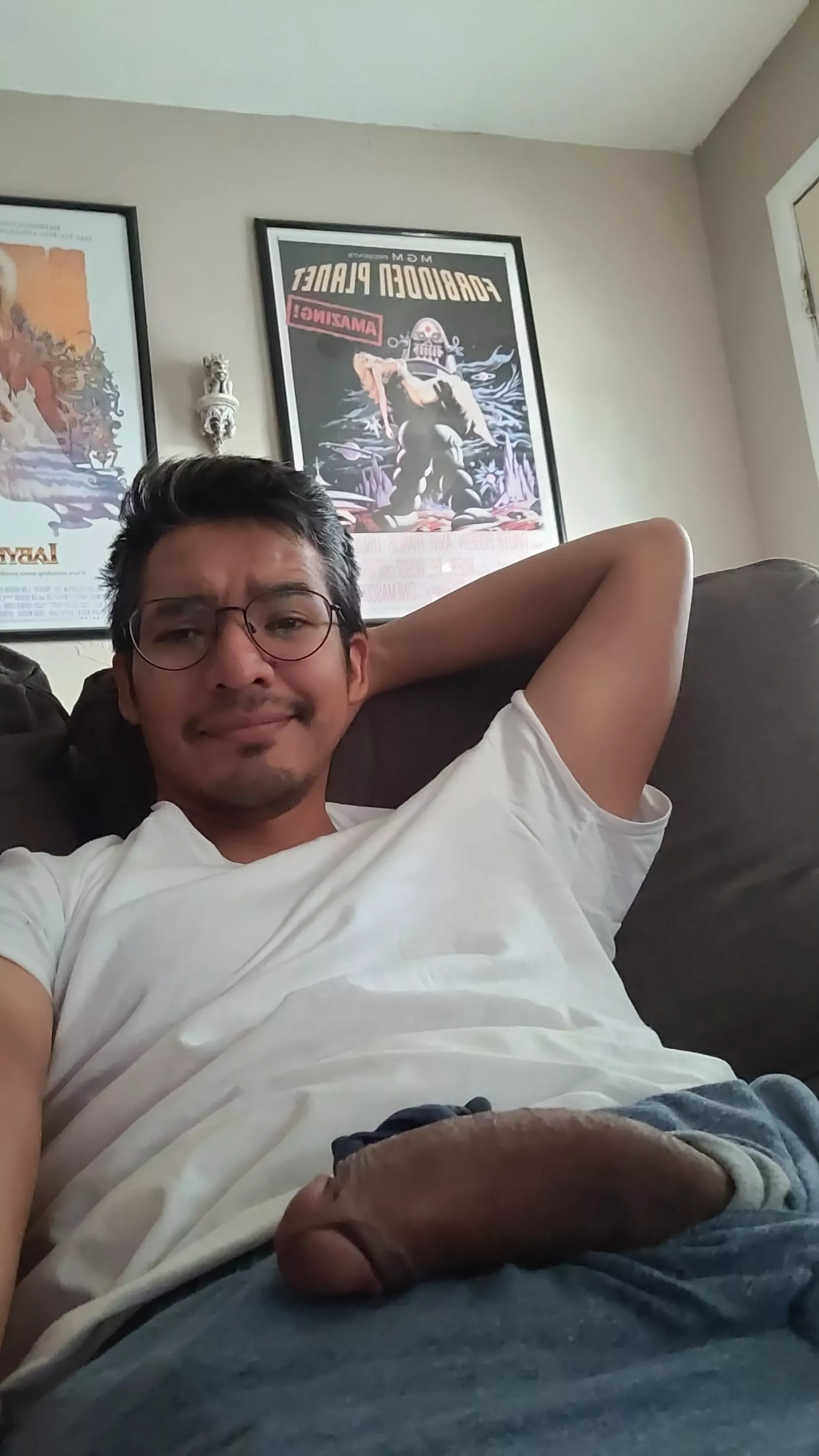 It's a lazy day off. Let's watch some movies.