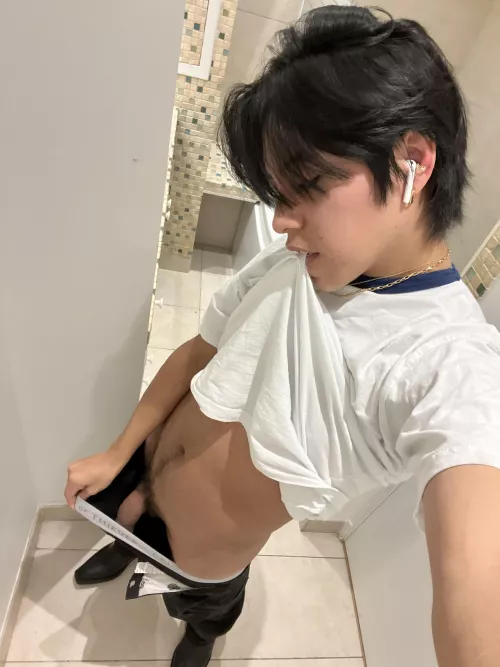 let’s play some mario kart 🙈🙈