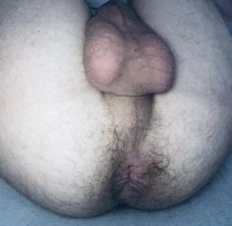 My hairy hole needs some love