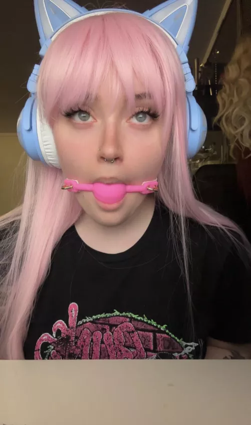 Playing videogames while gagged 😋