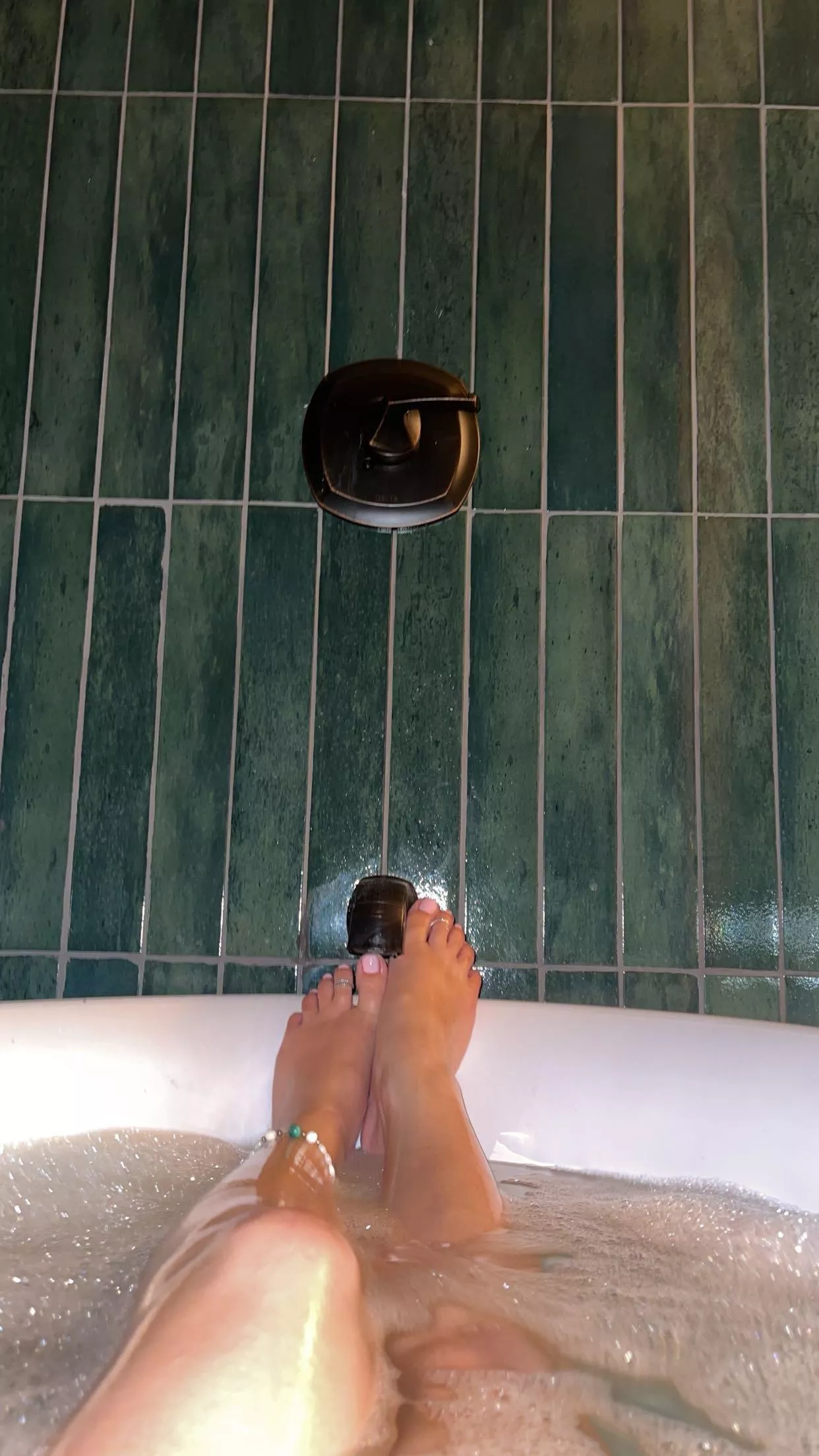 Pretty pink toes in the tub hehe oc