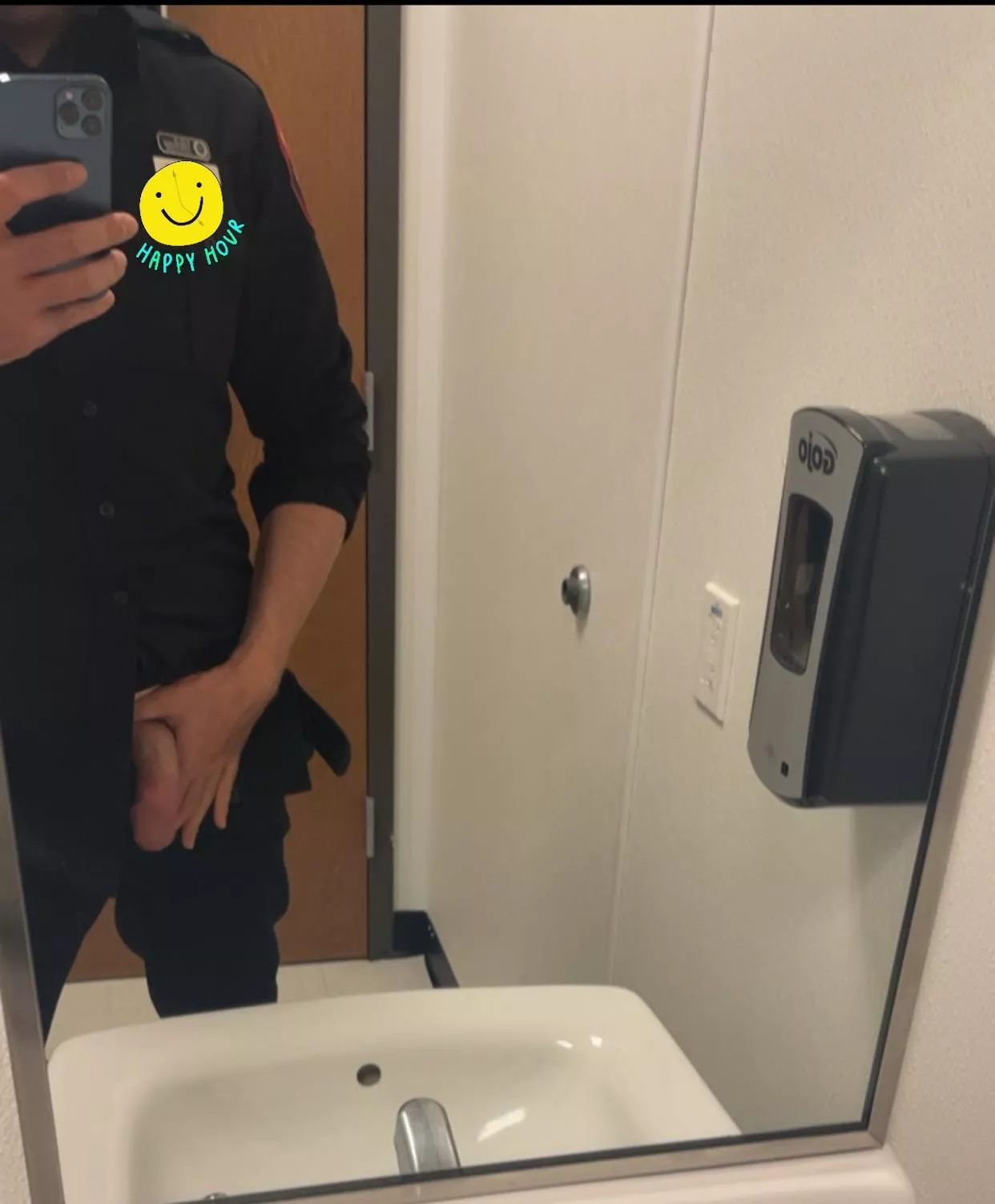 Put your hands behind your back 😈