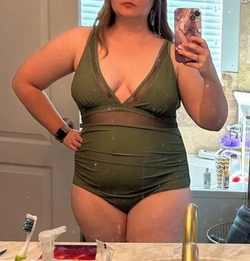Wifey trying on new swimsuit