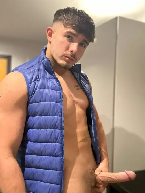 Would you let a 6ft giant breed you??