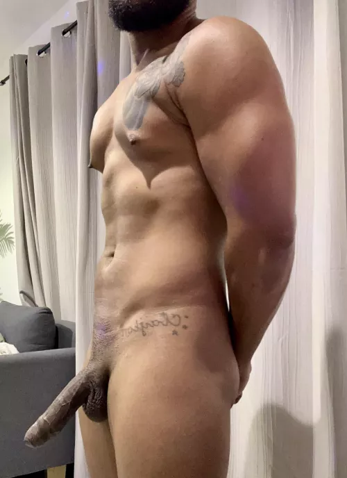 [30] Would you suck my dick while I flex bro?