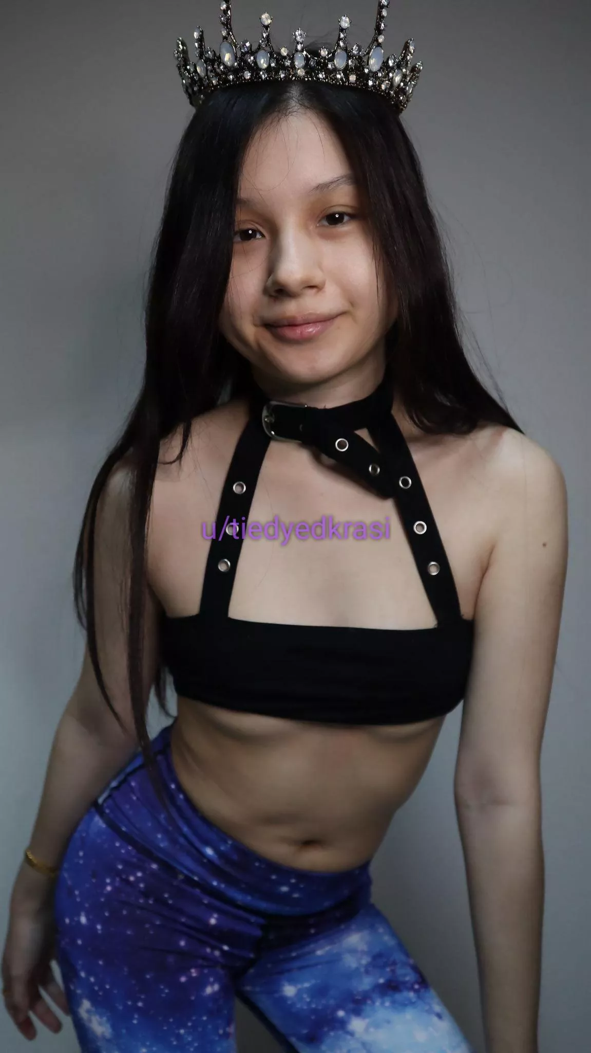 a bit of underboob for you