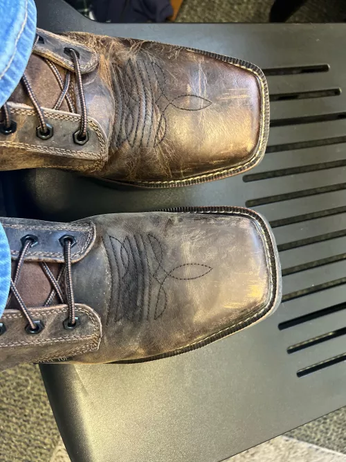 Any idea why my boots are wearing differently?