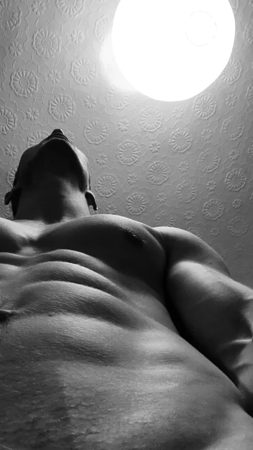 Anyone like artsy pics? Or do you prefer the raw image? 👀