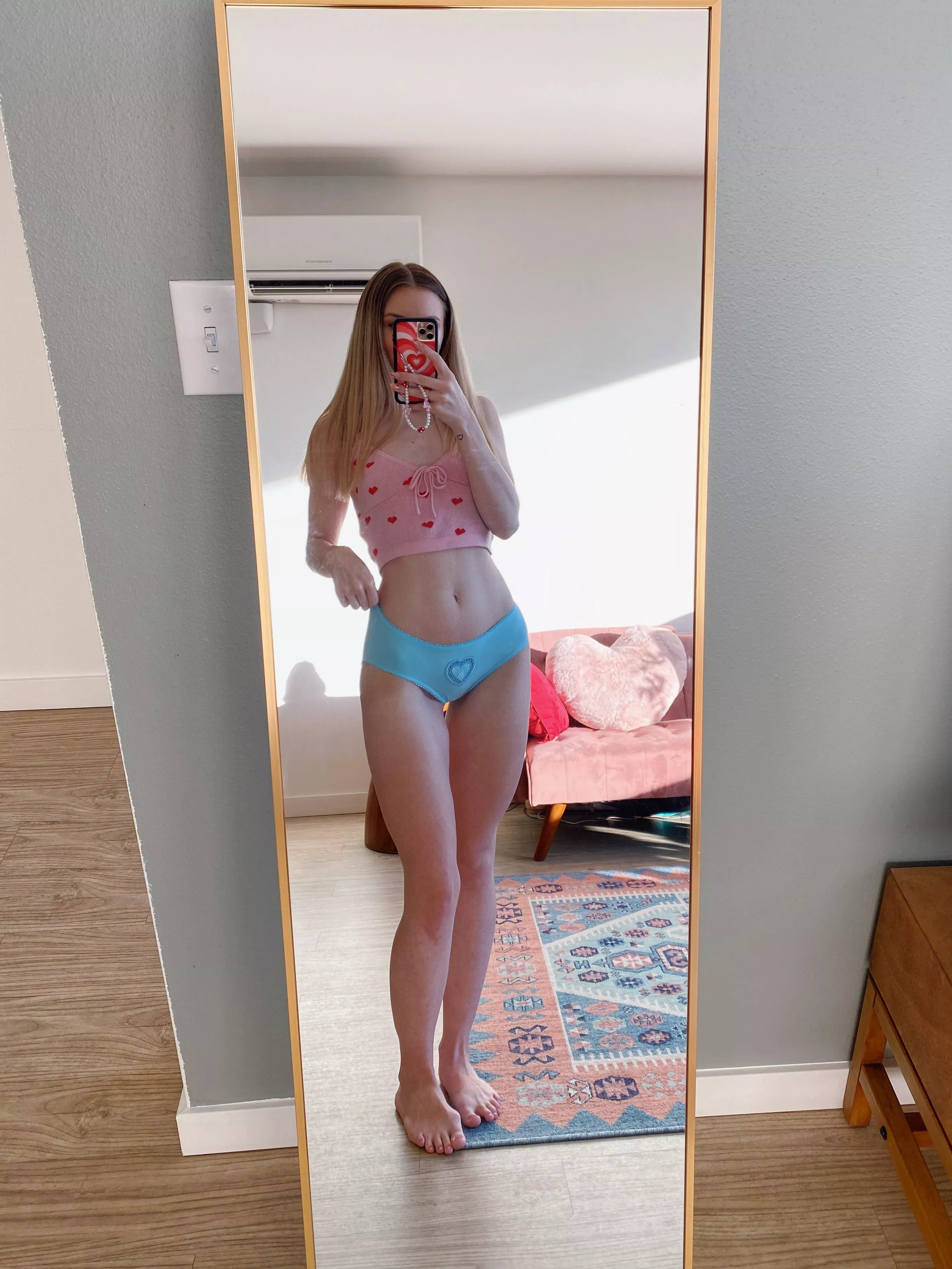 as you can tell i kinda think hearts are cute [f]