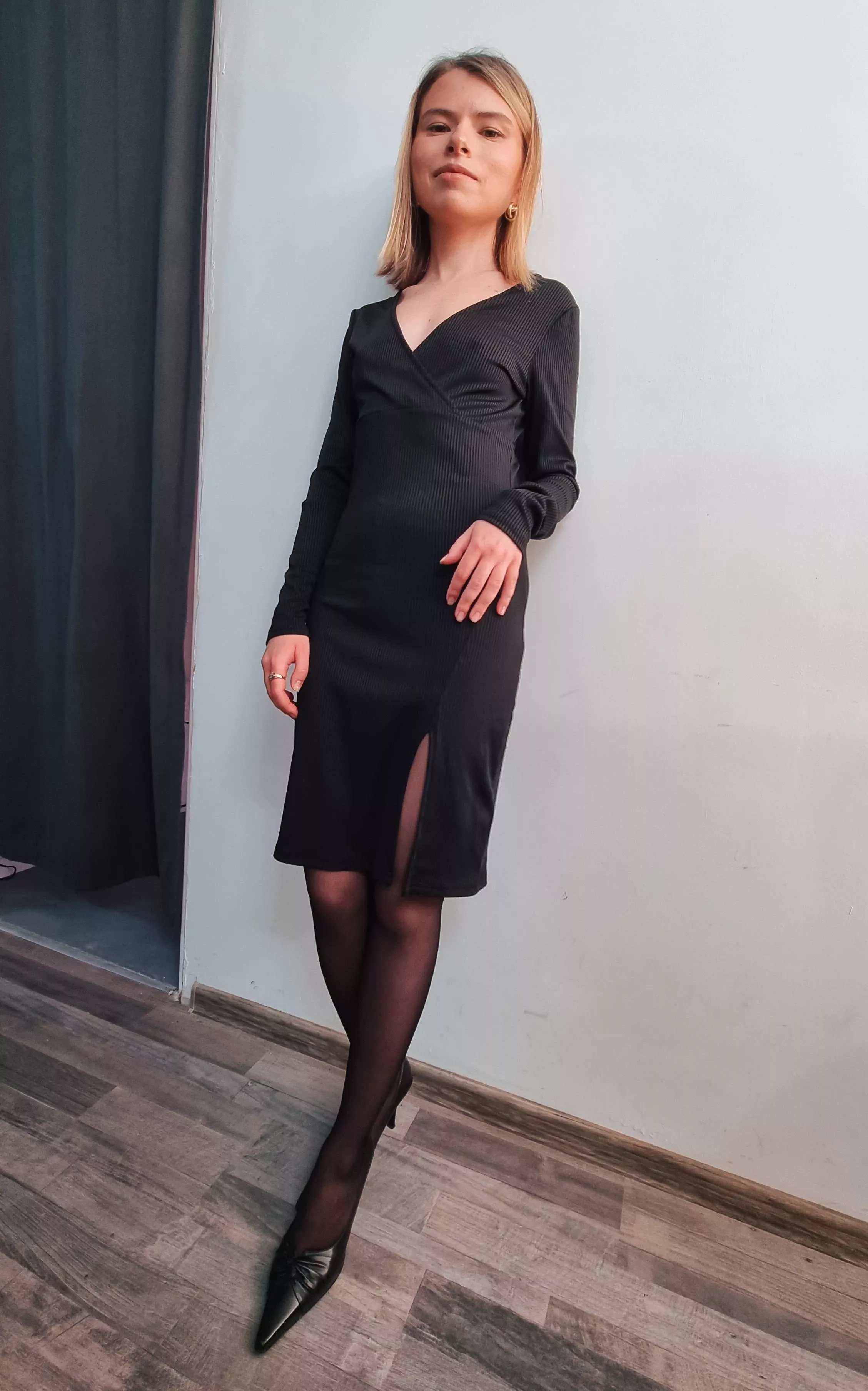 Black dress is always good choice [f]