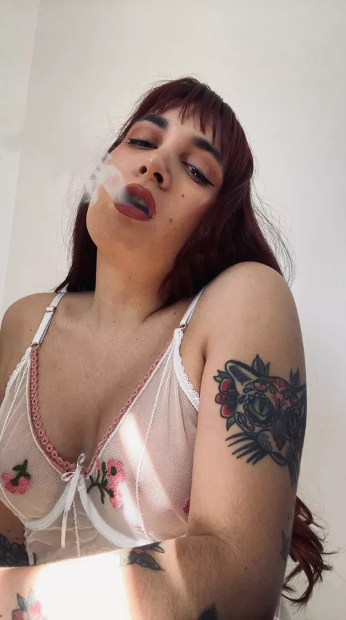 Do you think the sexiest girls are the ones who smoke??