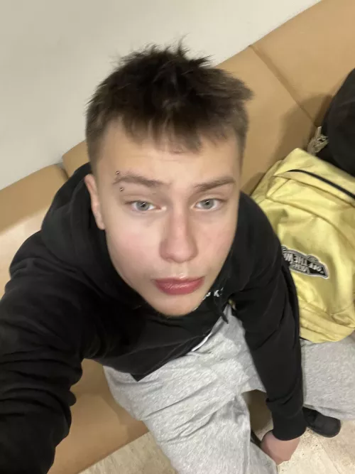 Does anyone like brunettes?