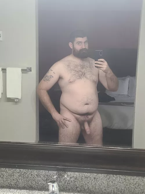 Everyone likes a random hotel nude bathroom selfie right?