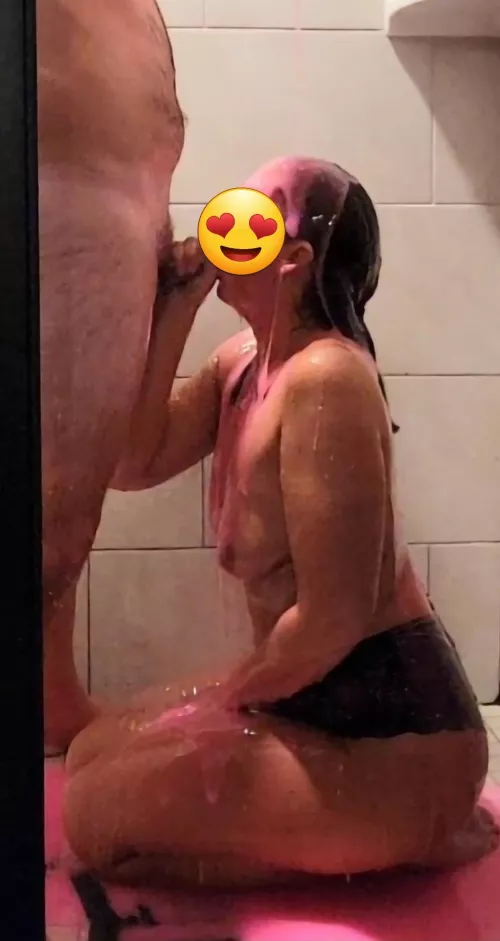 Gallons of gunge and blowjob = perfection!