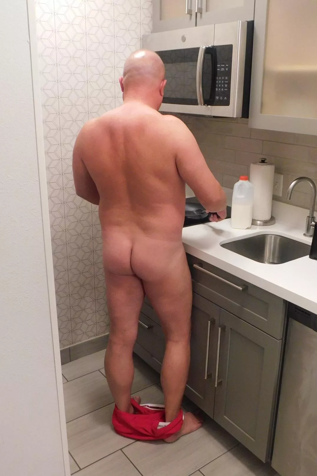 Good morning sunshine! Breakfast is ready! Are you hungry?