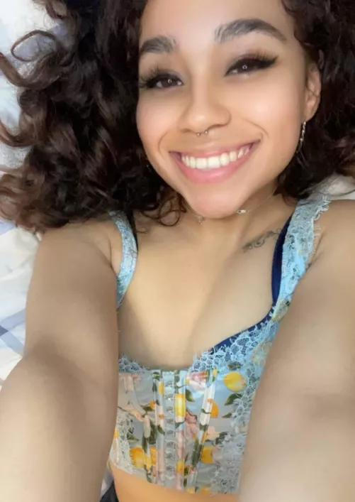 Heard you're into sexy latinas :)