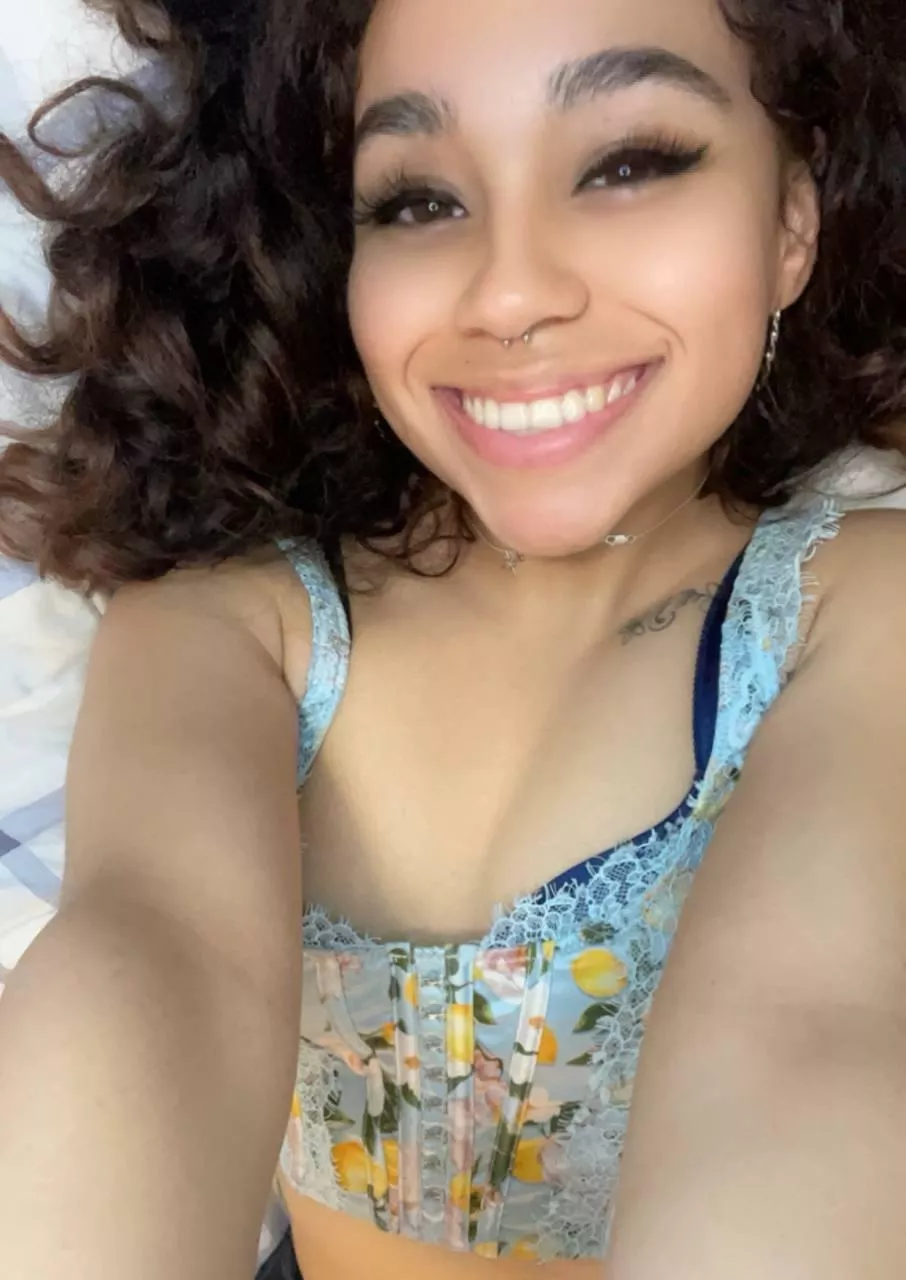 Heard you're into sexy latinas :)