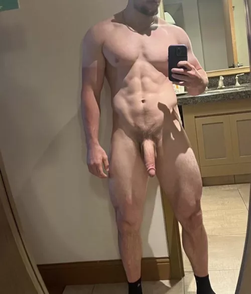 Hotel rooms make me horny 😈