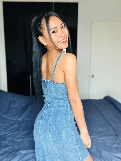 How do I look with this tight dress?