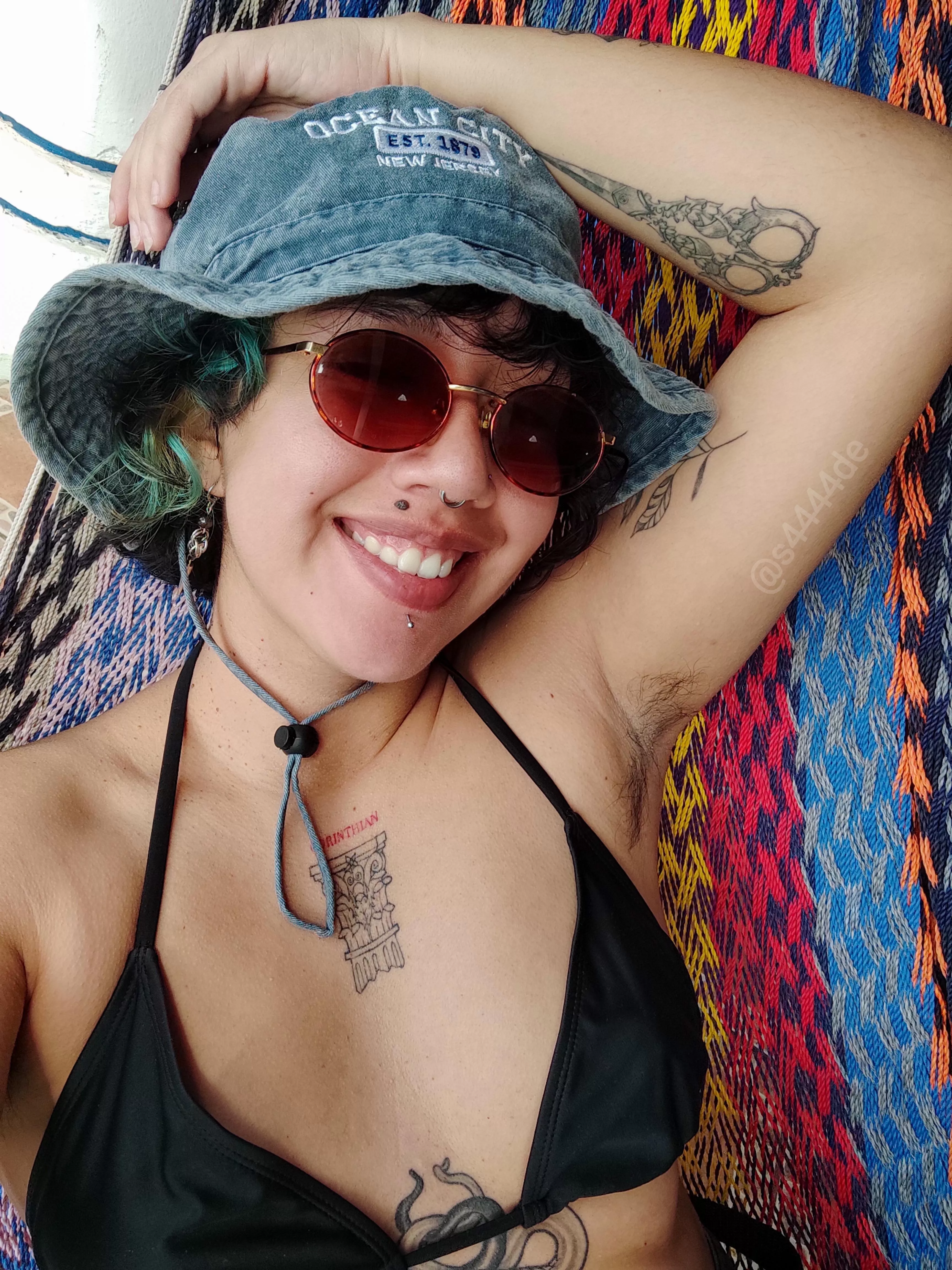 I love showing off my pits💜