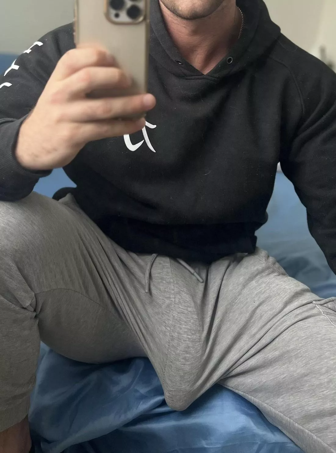 It’s sweatpants season 😏