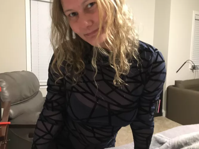 Mature vixen loves to swallow